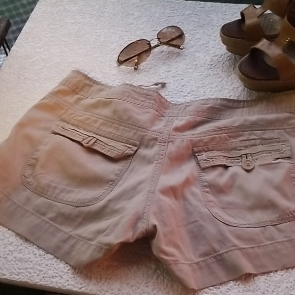 Shorts - Picture 4 of 5